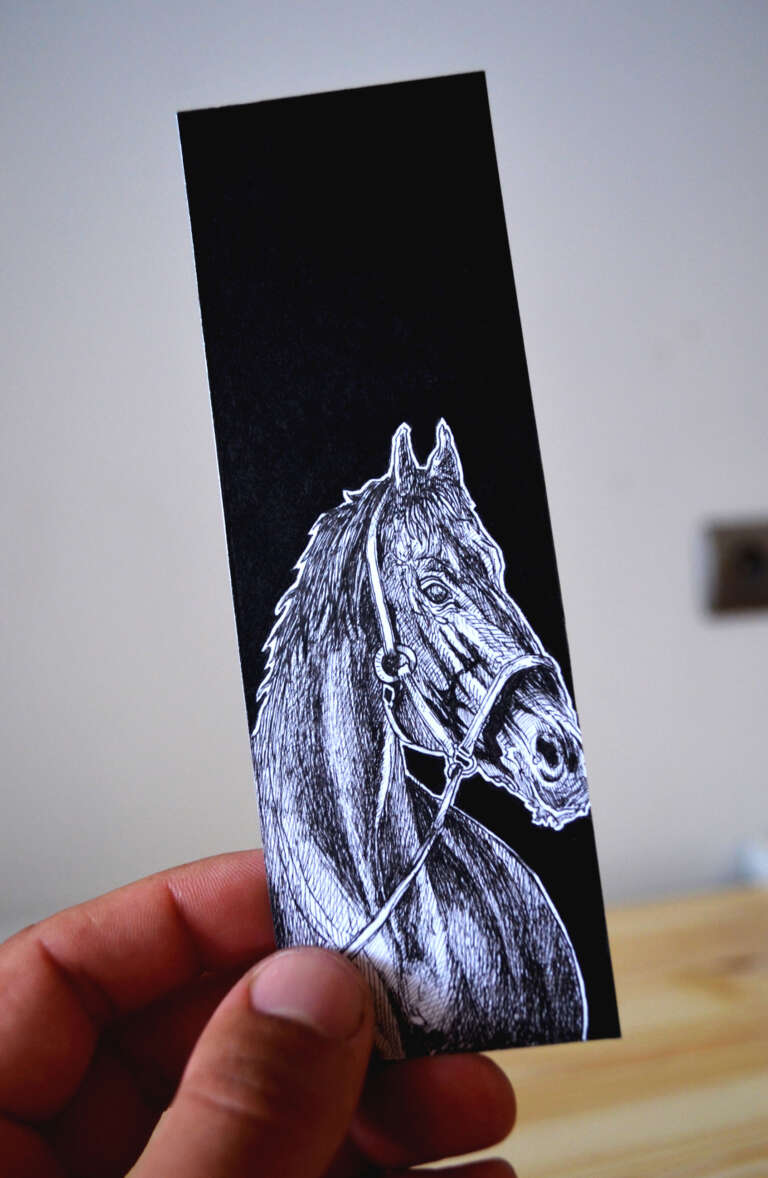 Marque-page, cheval. Dessin à l'encre et impression pigmentaire, 5,x15cm. 8 euros.